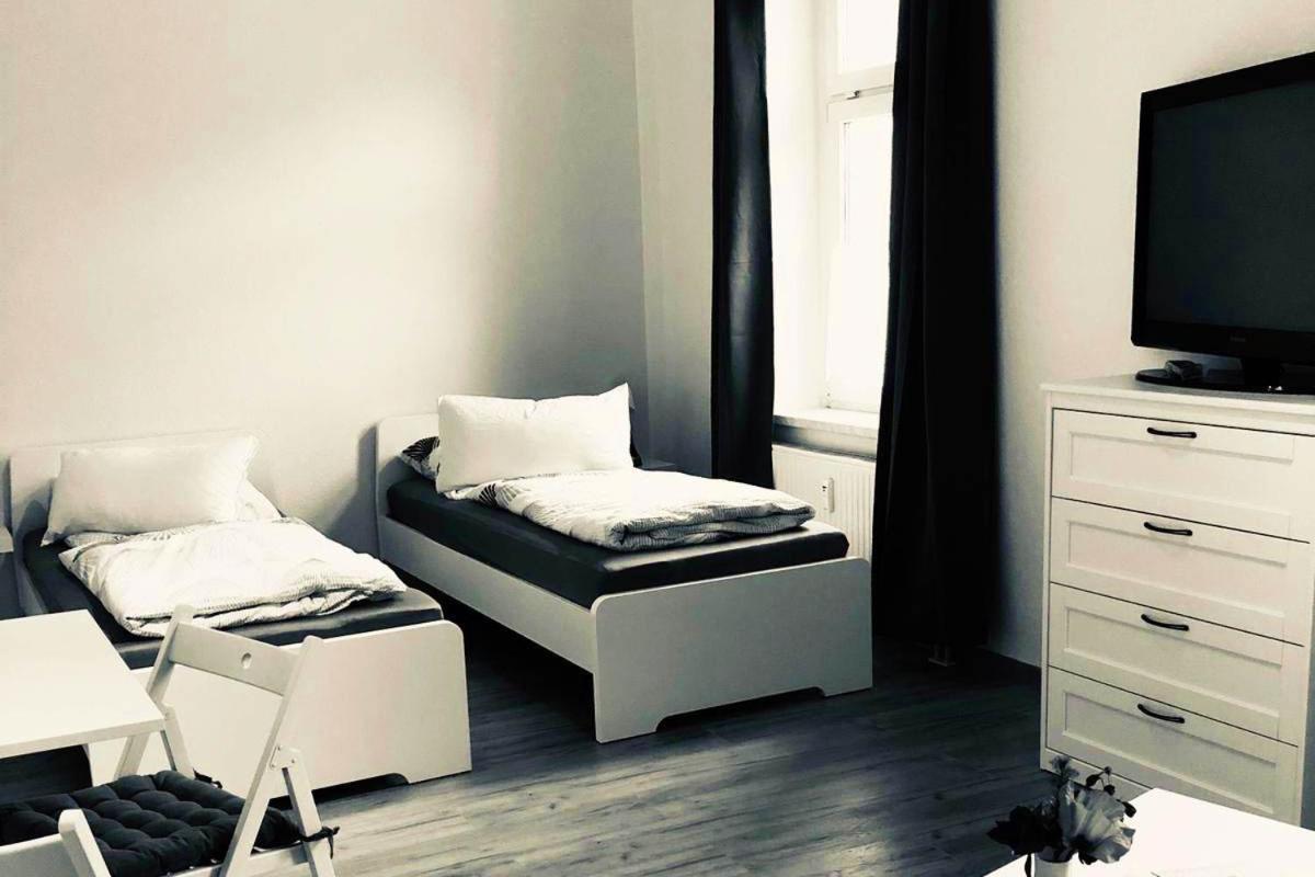 Ferienwohnung In Zwickau Esterno foto