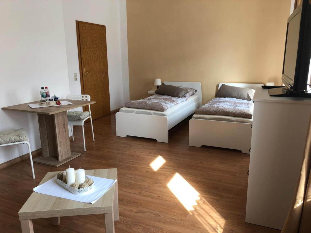 Ferienwohnung In Zwickau Esterno foto